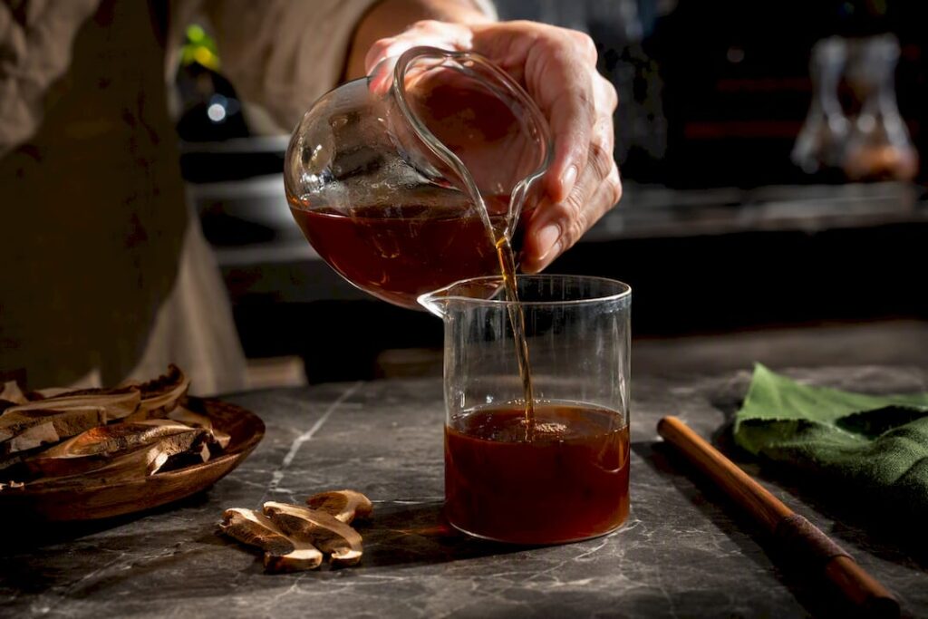 Amber mushroom extract with medicinal mushrooms